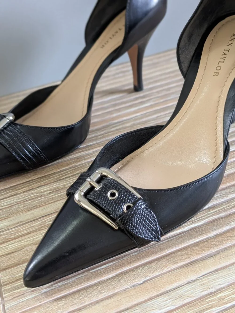 NWOB Ann Taylor Leather pointed-toe Pumps Black 6.5